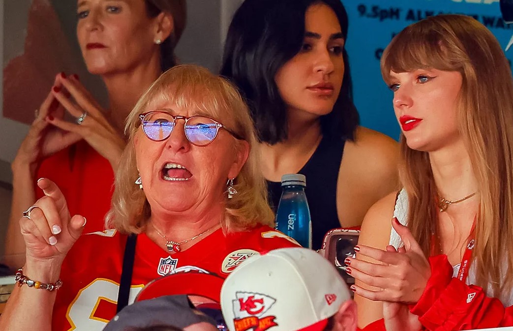 Travis Kelce mom